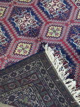 7x5 Afghan Caravan Collection Rug – Tribal Red & Black Wool